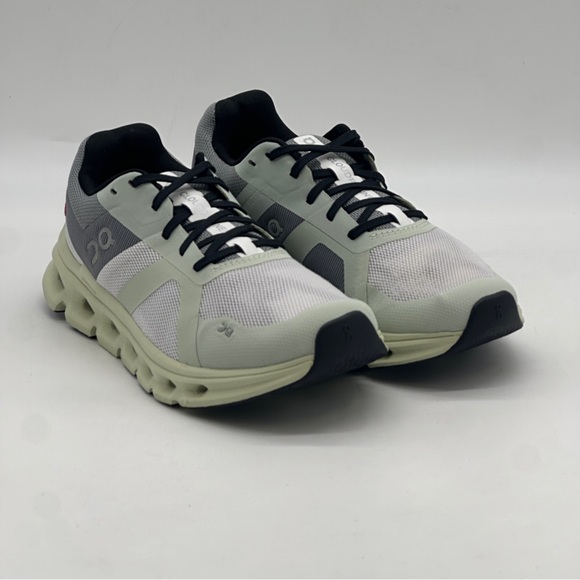 On Cloud Sneakers. Size 6.5 - Picture 9 of 10